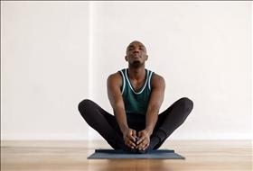6 حرکت مفید یوگا برای تسکین نفخ معده